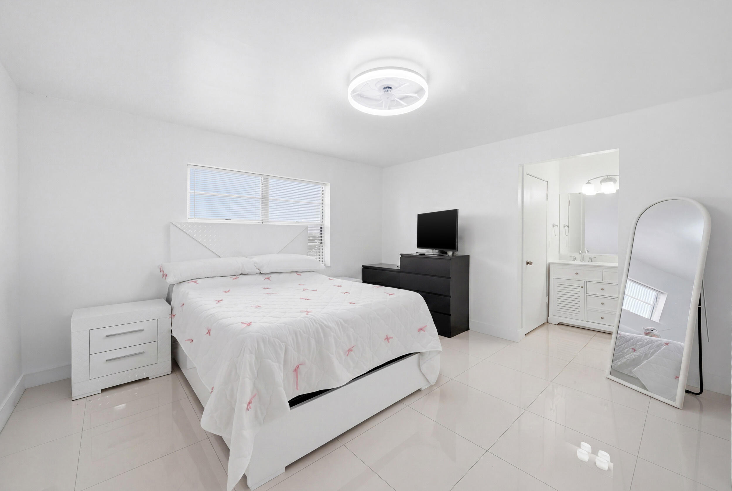 SEGOVIA CONDO - Residential