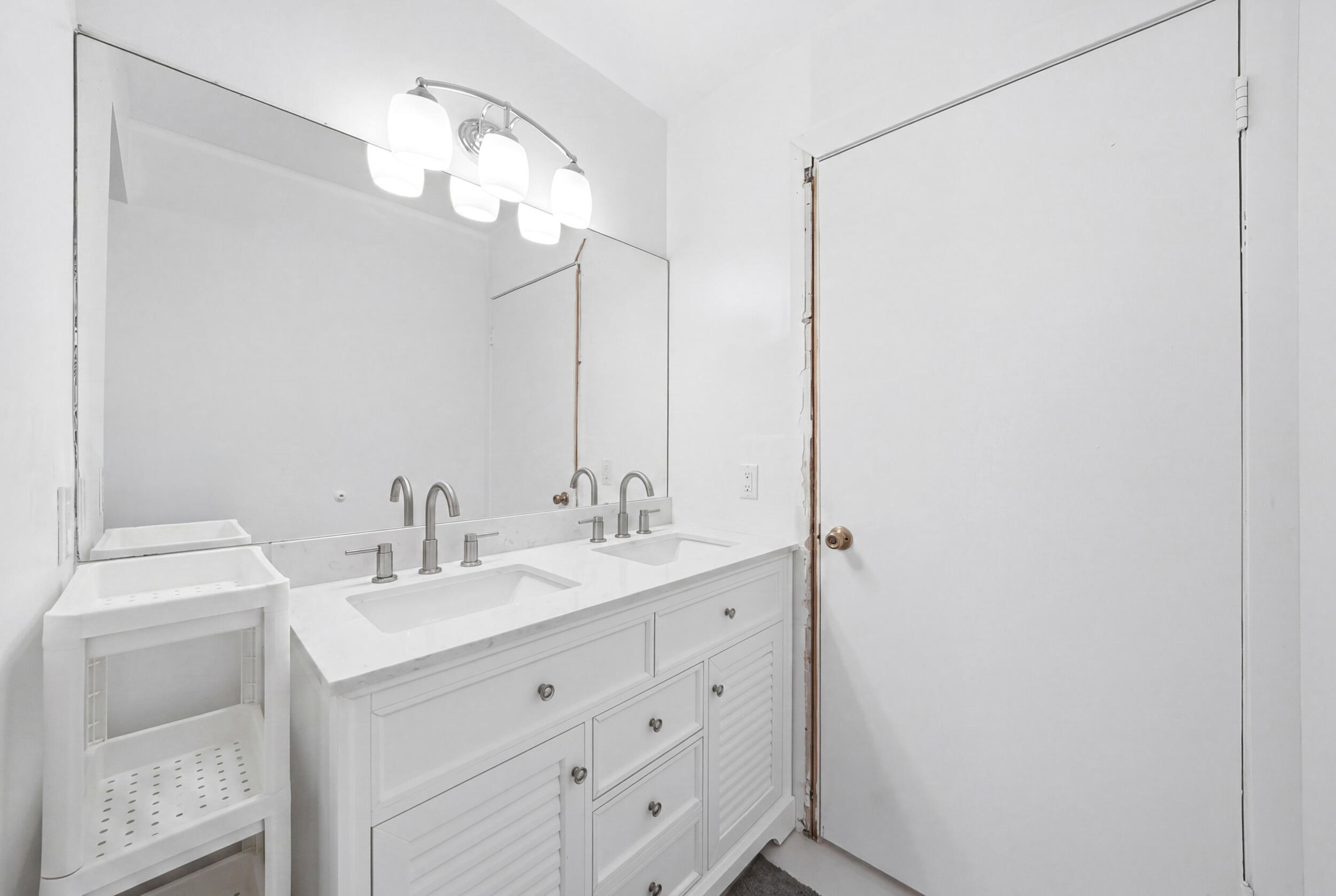 SEGOVIA CONDO - Residential