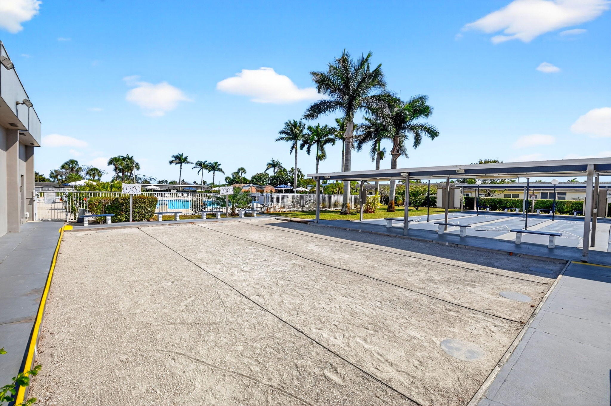 CRESTHAVEN VILLAS CONDO 33 - Residential