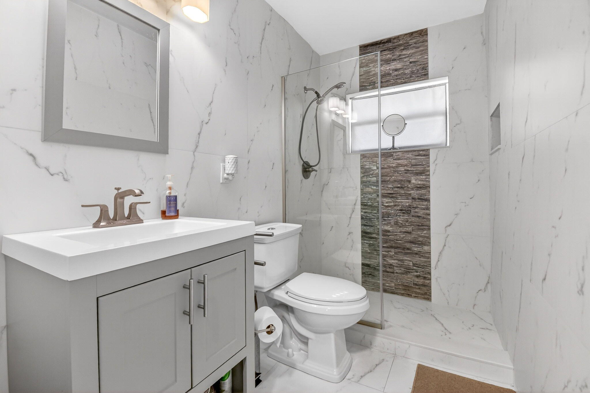 CRESTHAVEN VILLAS CONDO 33 - Residential