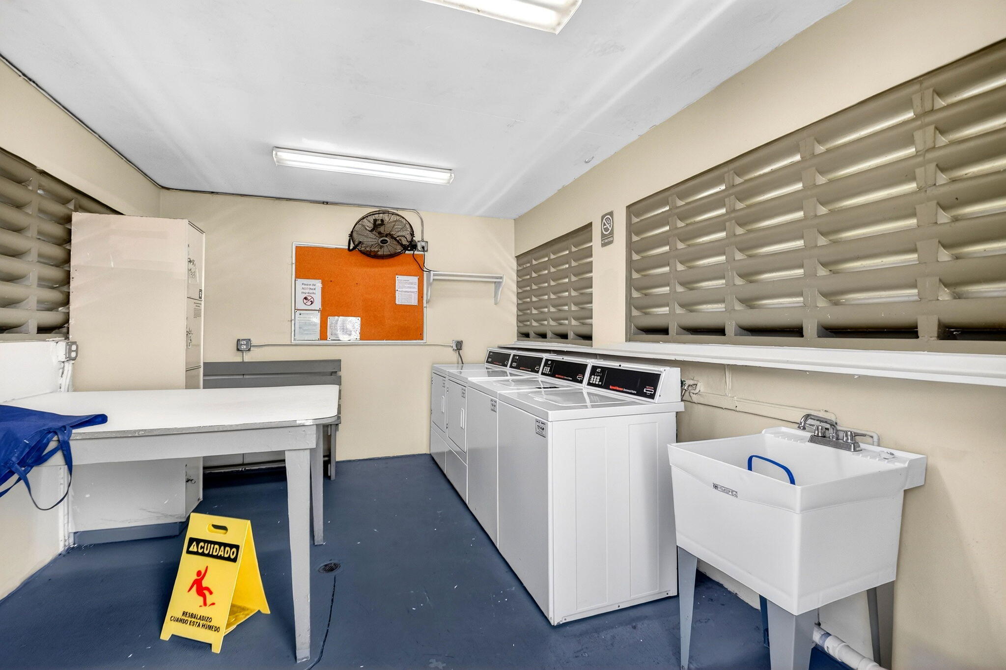 CRESTHAVEN VILLAS CONDO 33 - Residential