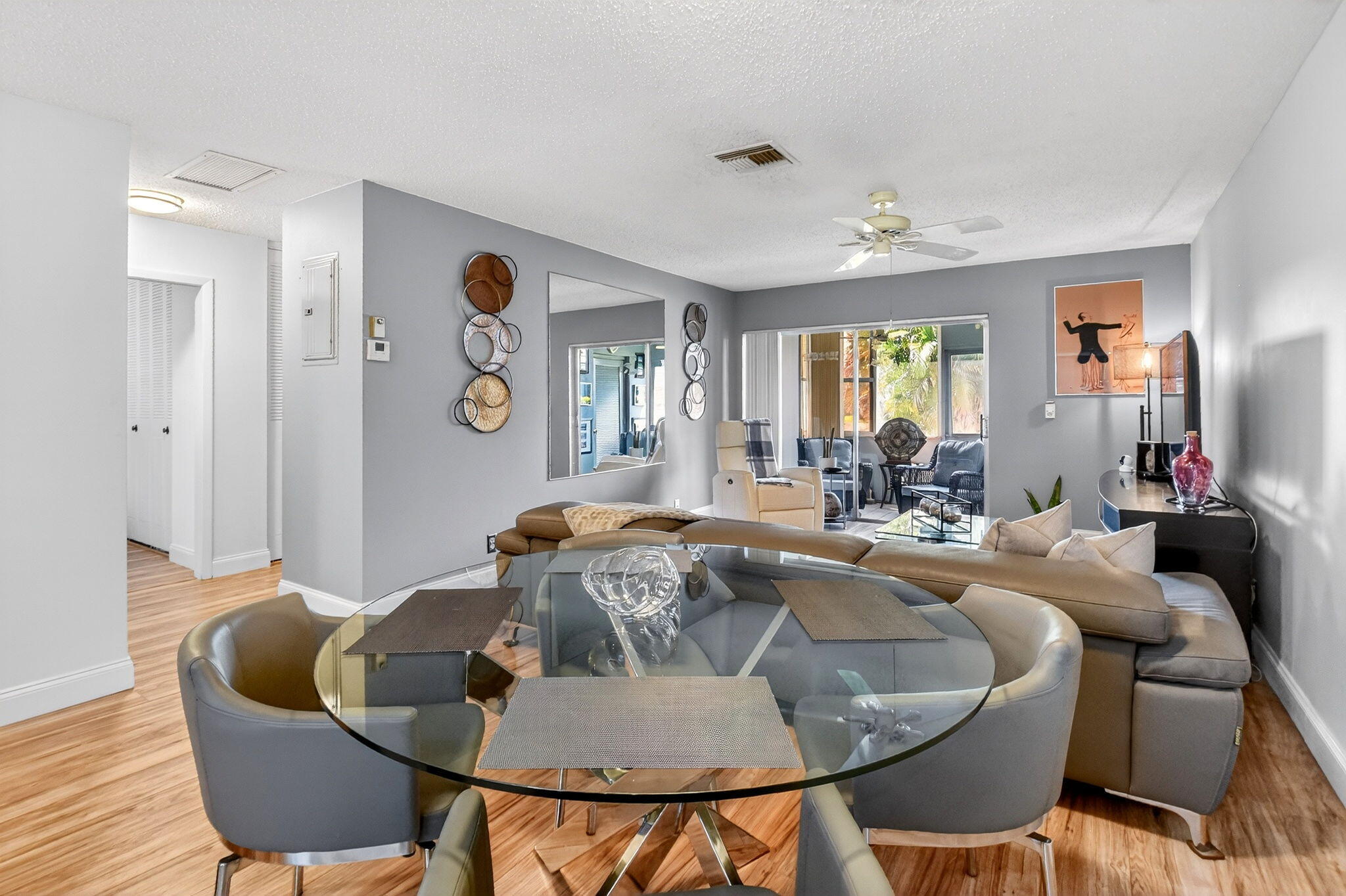 CRESTHAVEN VILLAS CONDO 33 - Residential