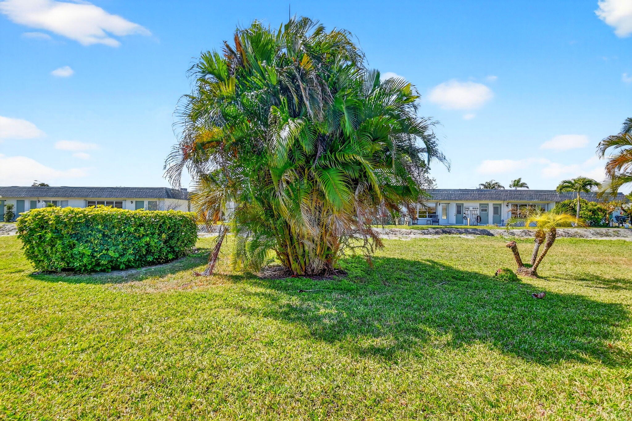 CRESTHAVEN VILLAS CONDO 33 - Residential