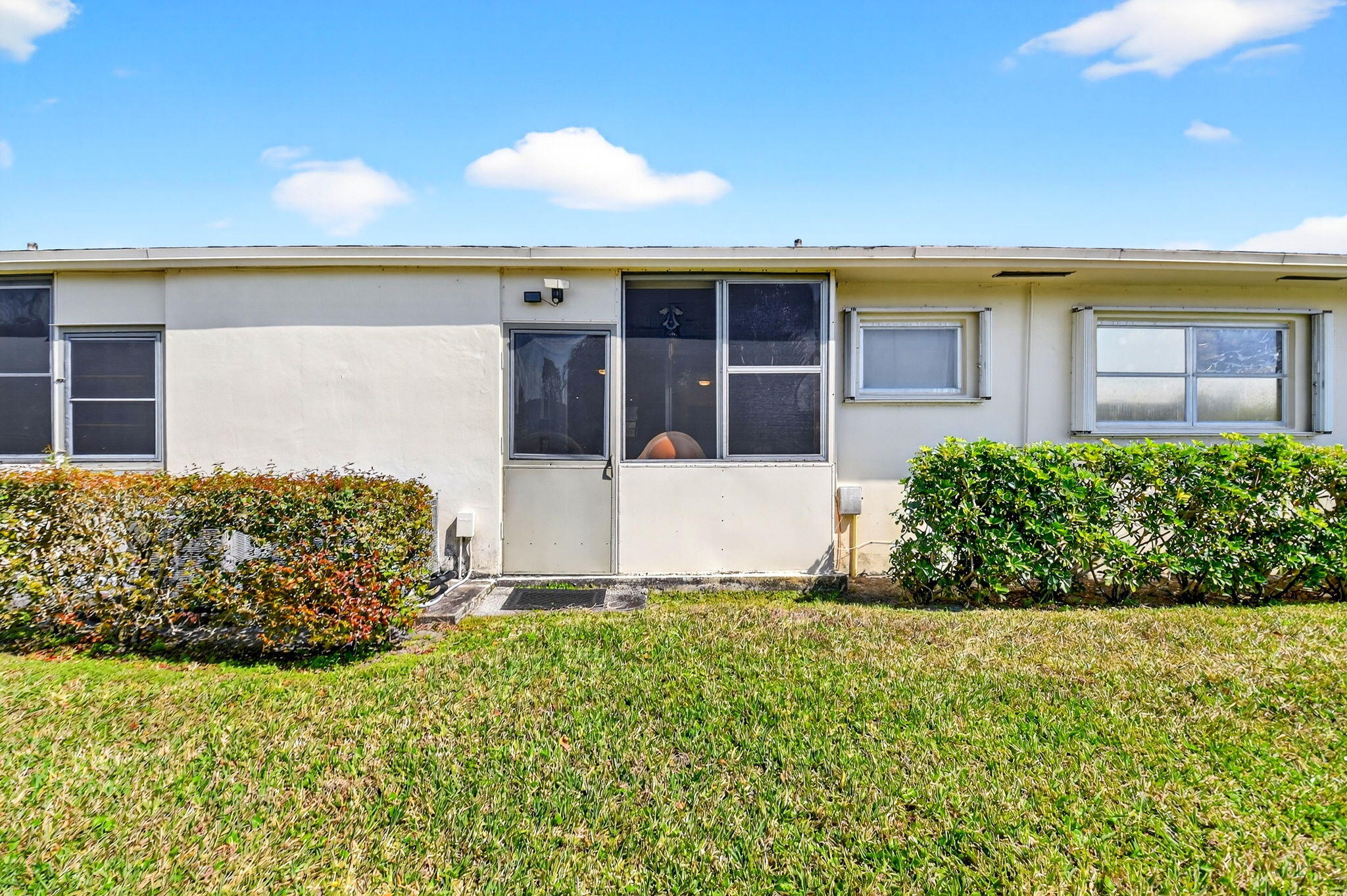 CRESTHAVEN VILLAS CONDO 33 - Residential