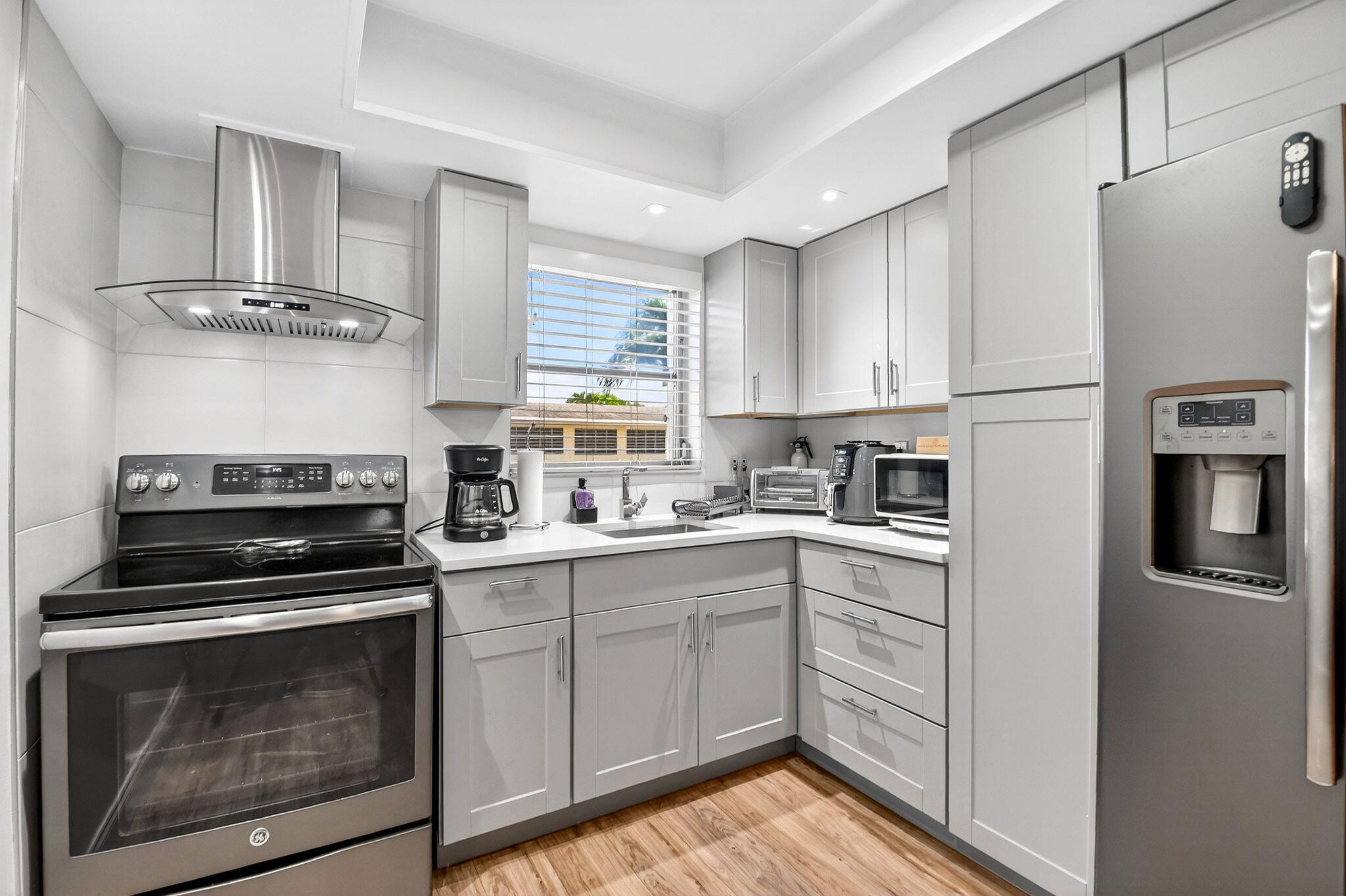 CRESTHAVEN VILLAS CONDO 33 - Residential