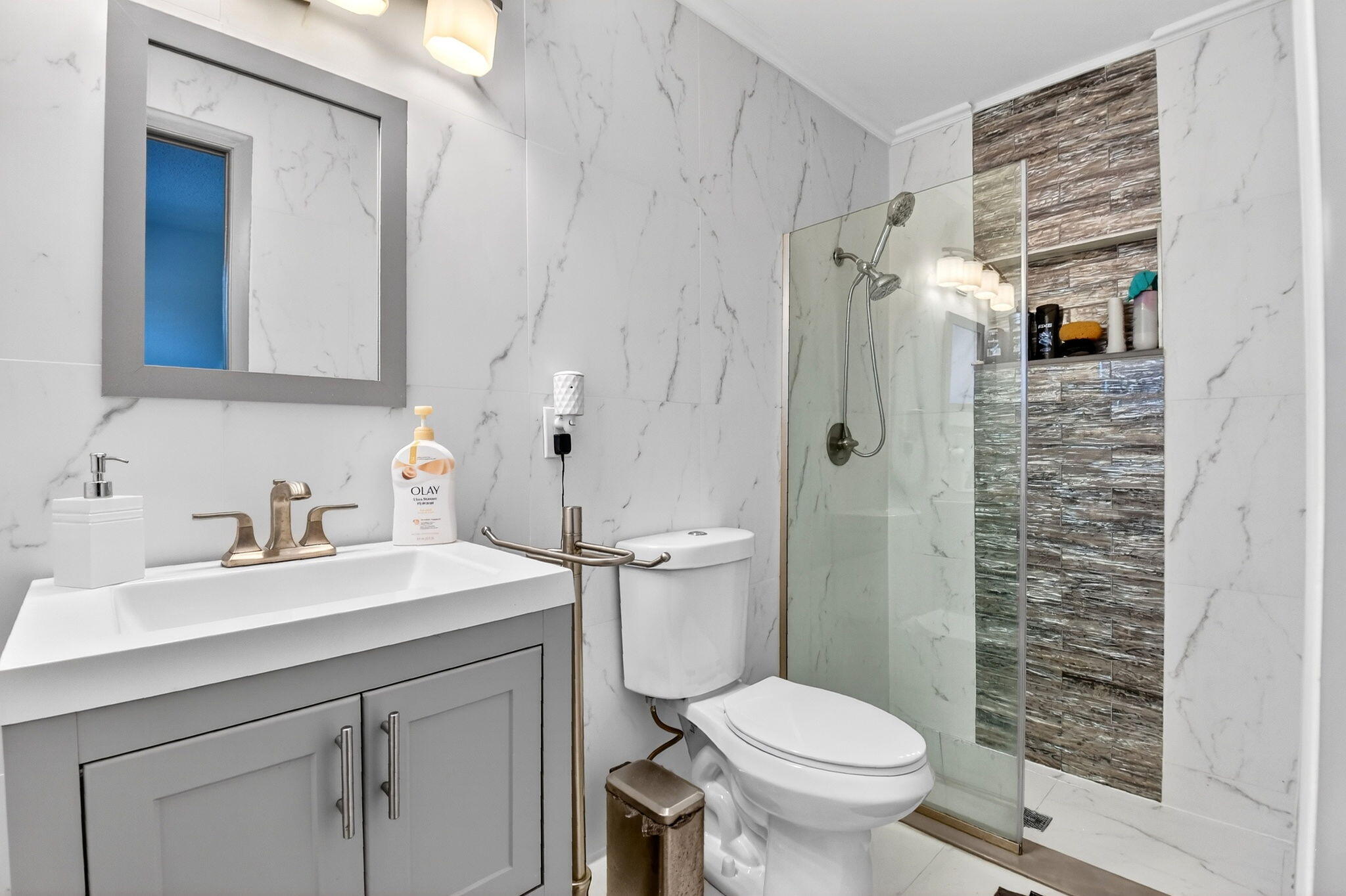 CRESTHAVEN VILLAS CONDO 33 - Residential