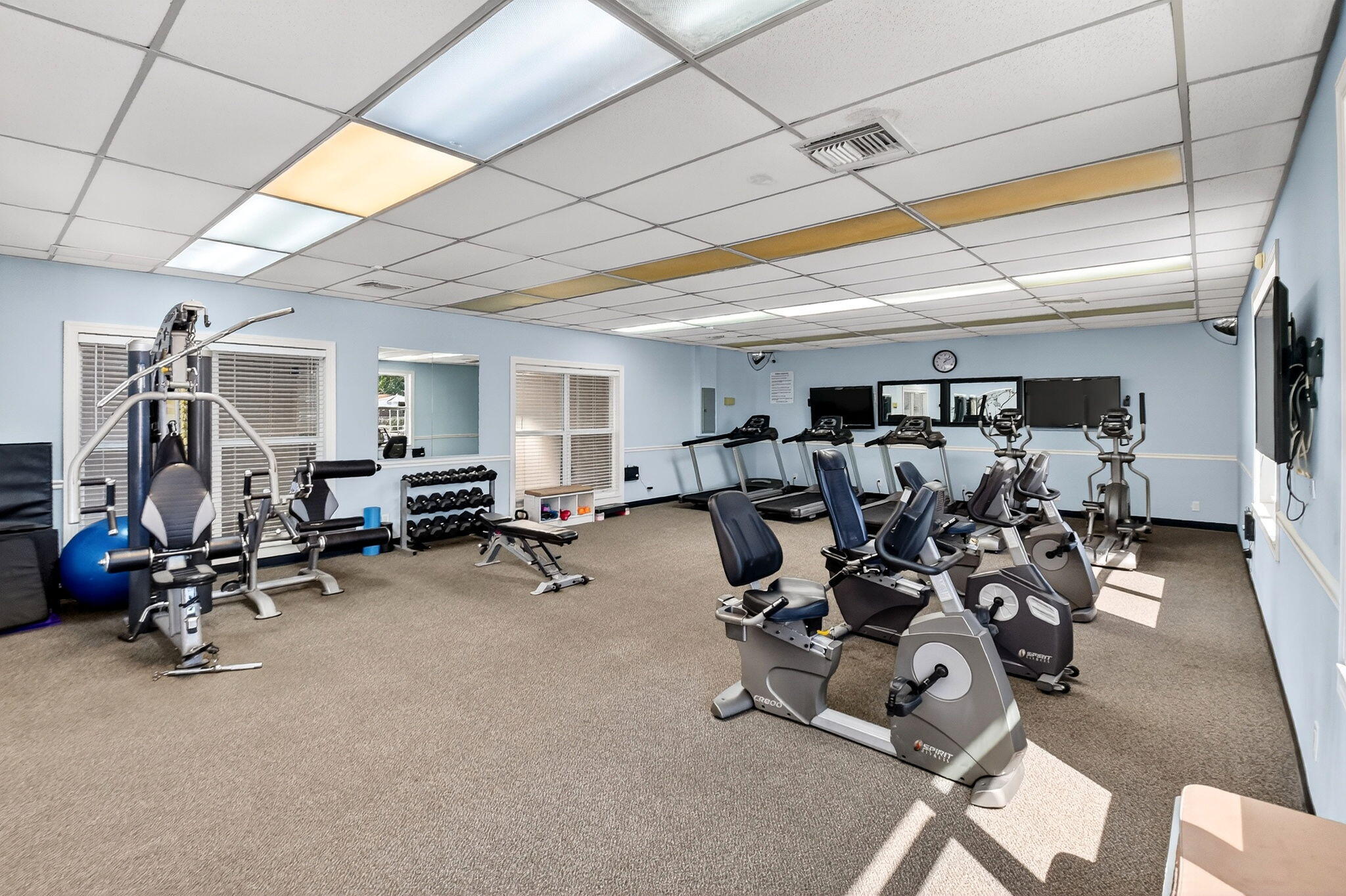 CRESTHAVEN VILLAS CONDO 33 - Residential