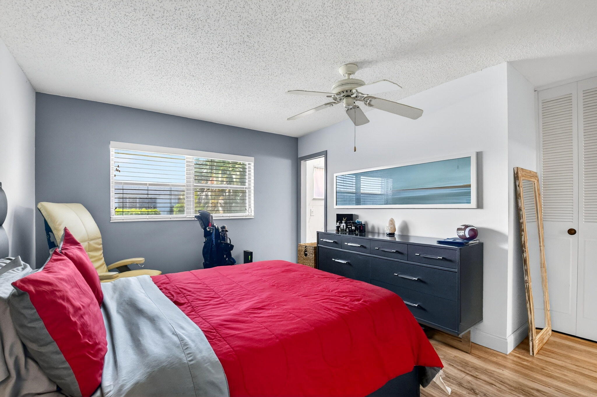 CRESTHAVEN VILLAS CONDO 33 - Residential