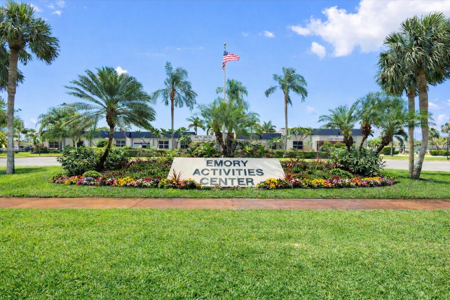 CRESTHAVEN VILLAS CONDO 33 - Residential