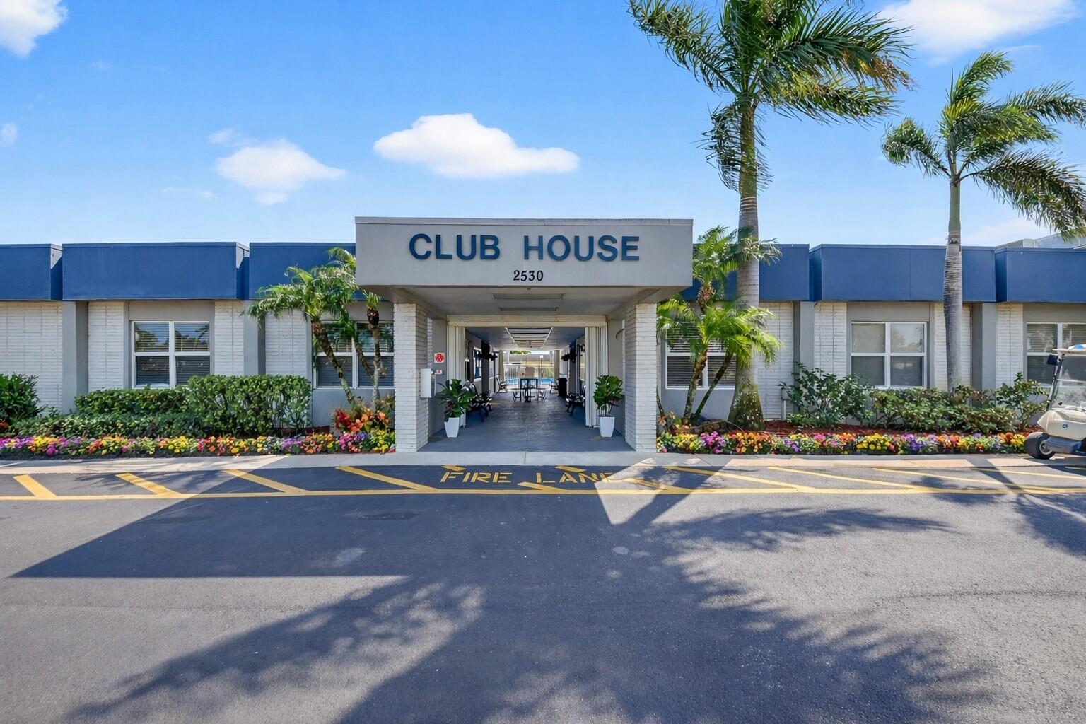 CRESTHAVEN VILLAS CONDO 33 - Residential