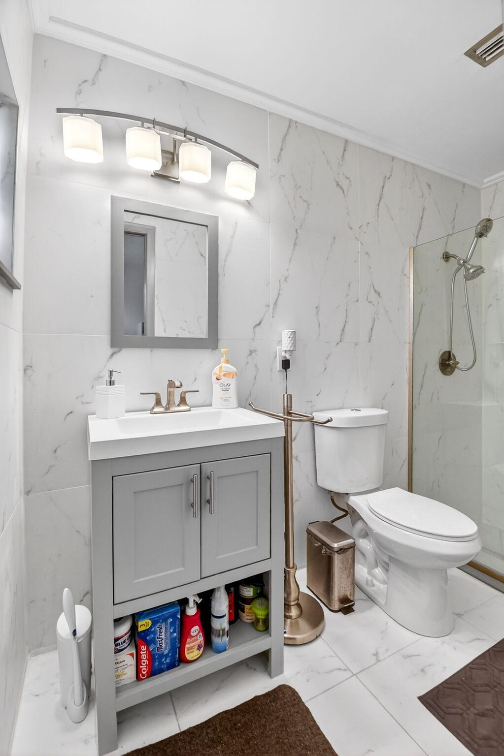 CRESTHAVEN VILLAS CONDO 33 - Residential