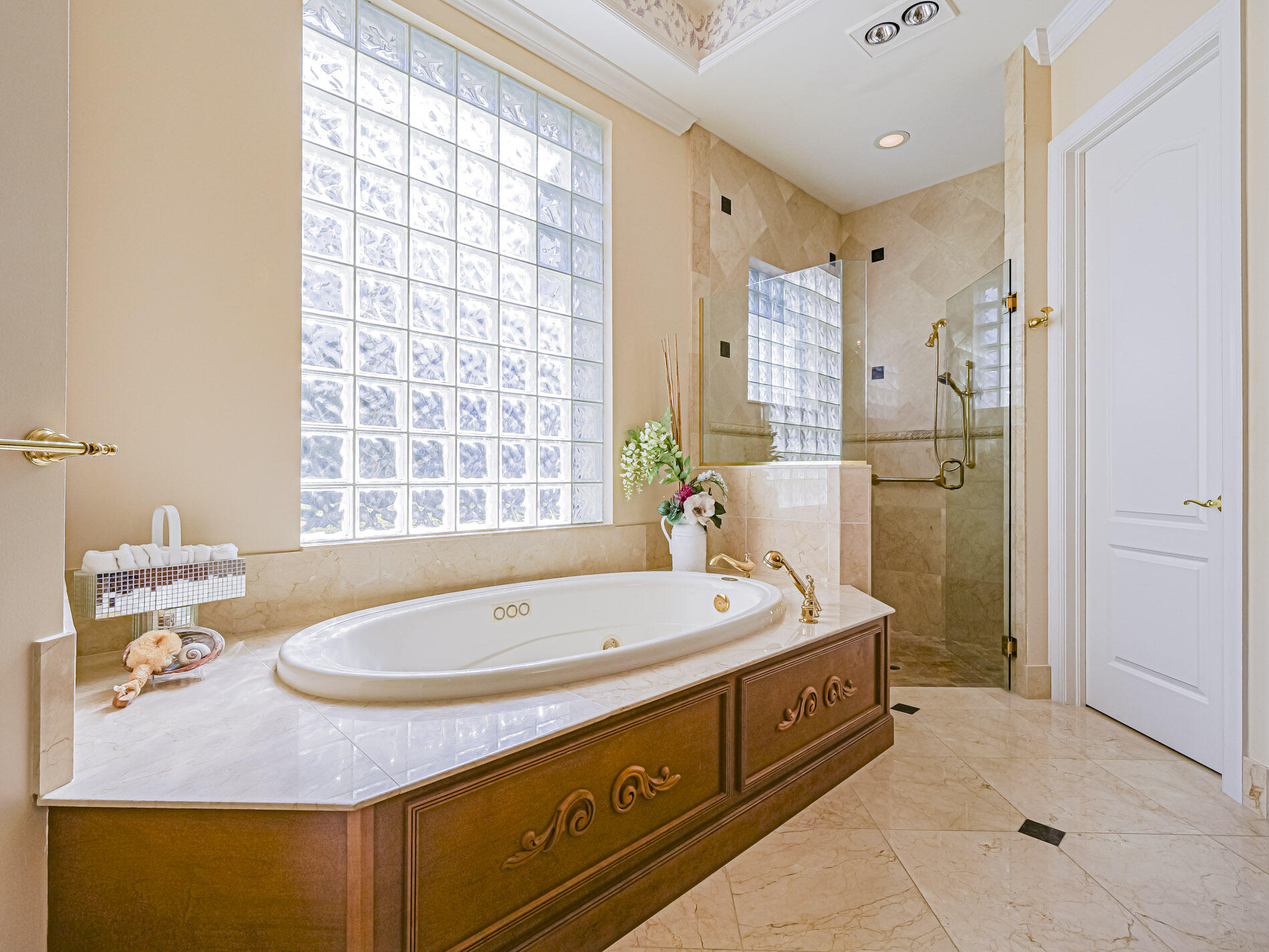 PALM COVE GOLF & YACHT CLUB - Residential