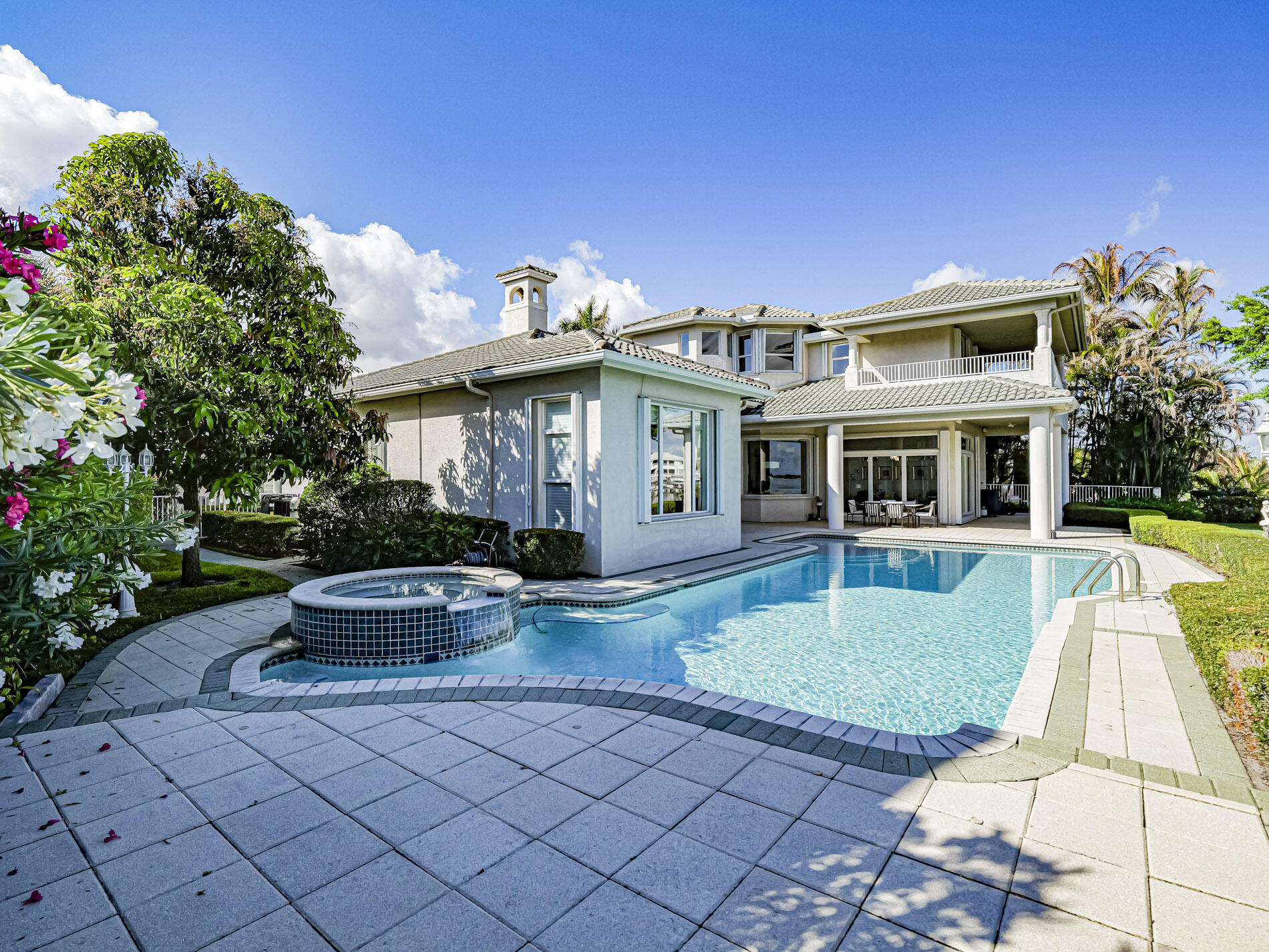 PALM COVE GOLF & YACHT CLUB - Residential