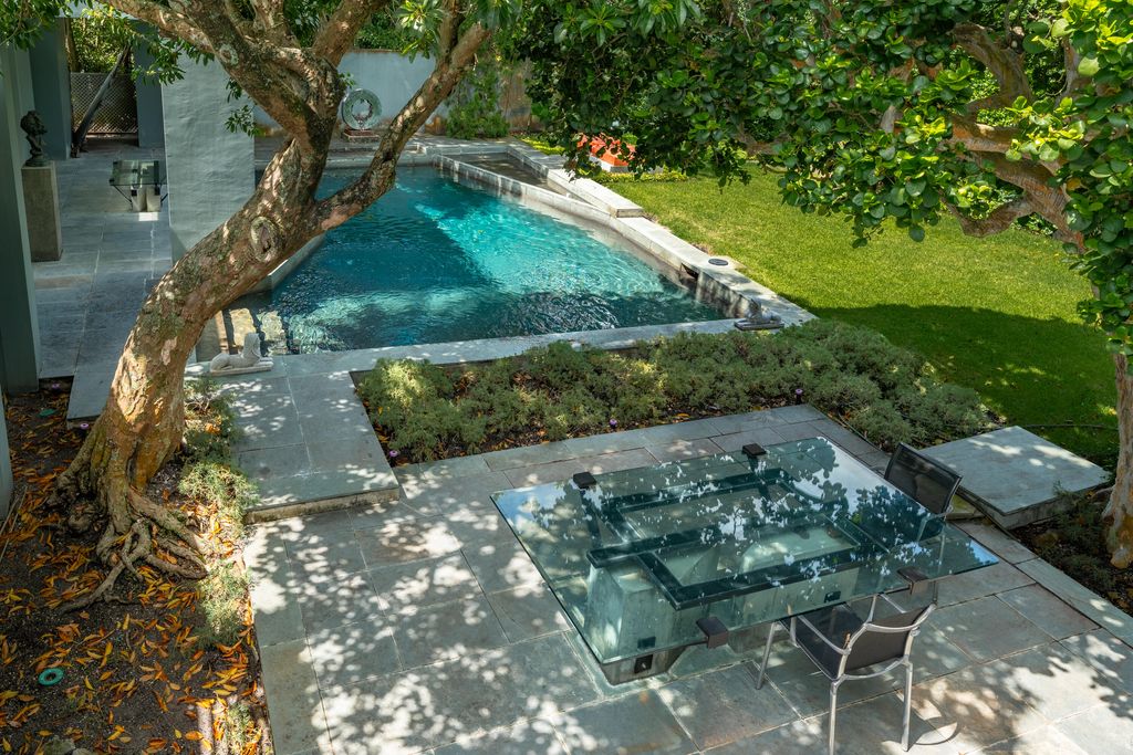 Photo of 1496 N Lake Way, Palm Beach, FL 33480 (MLS # B26042044)