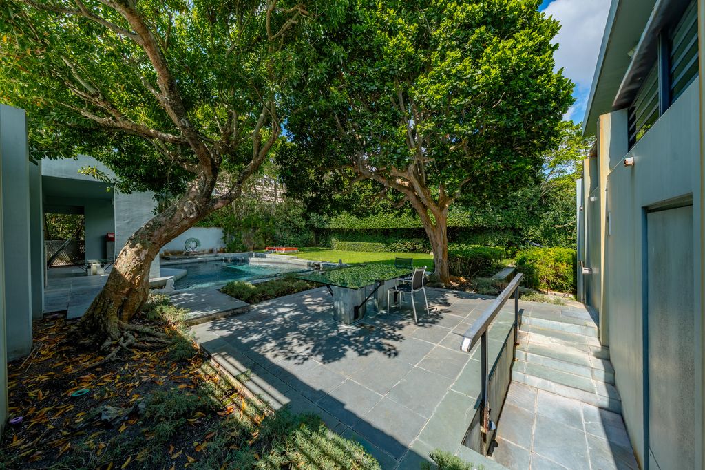Photo of 1496 N Lake Way, Palm Beach, FL 33480 (MLS # B26042044)