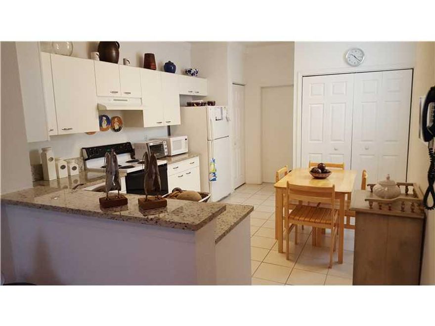 BEAUTIFUL THSE IN RESORT STYLE WESTON COMMUNITY, NEAR SHOPPING AND MAJOR HIGHWAY. IMMACULATE CONDITION TOWNHOME. THIS WON'T LAST