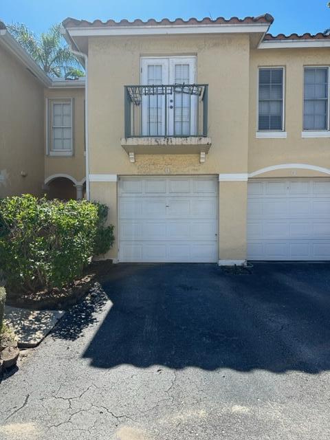 BAY REACH CONDOMINIUM - Residential