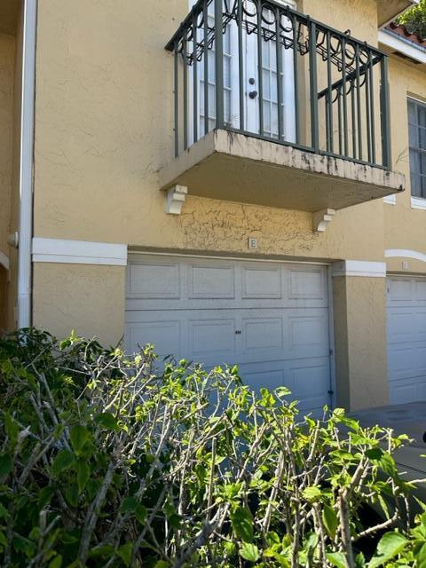 BAY REACH CONDOMINIUM - Residential