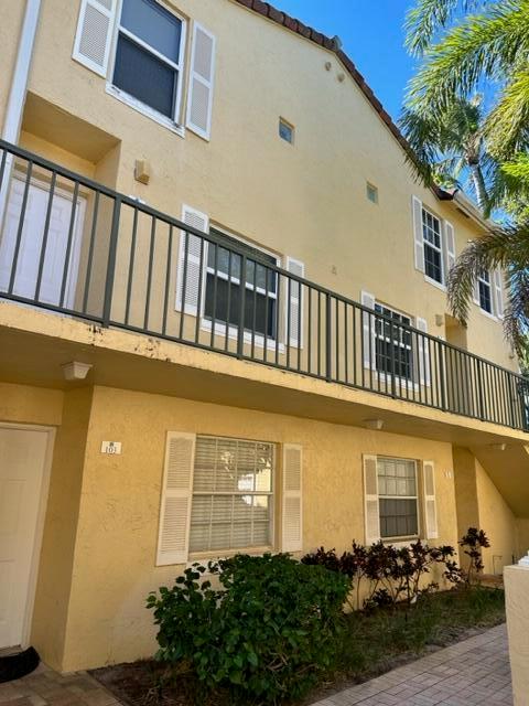 BAY REACH CONDOMINIUM - Residential