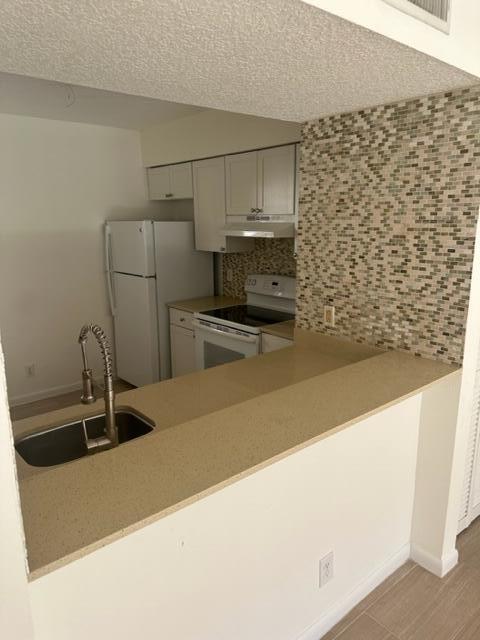 BAY REACH CONDOMINIUM - Residential