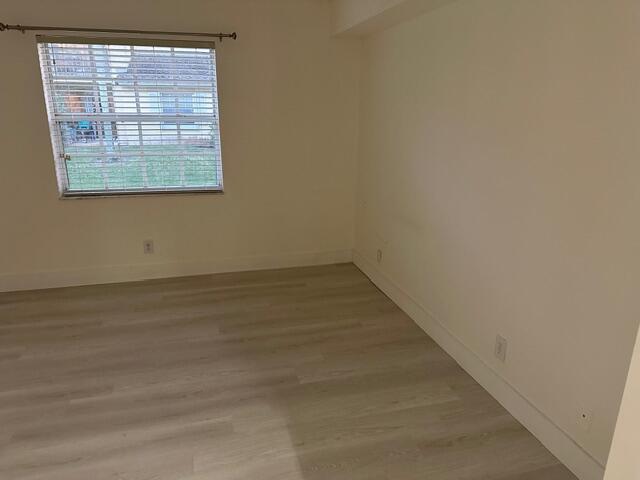 BAY REACH CONDOMINIUM - Residential