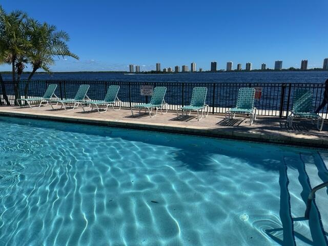 BAY REACH CONDOMINIUM - Residential