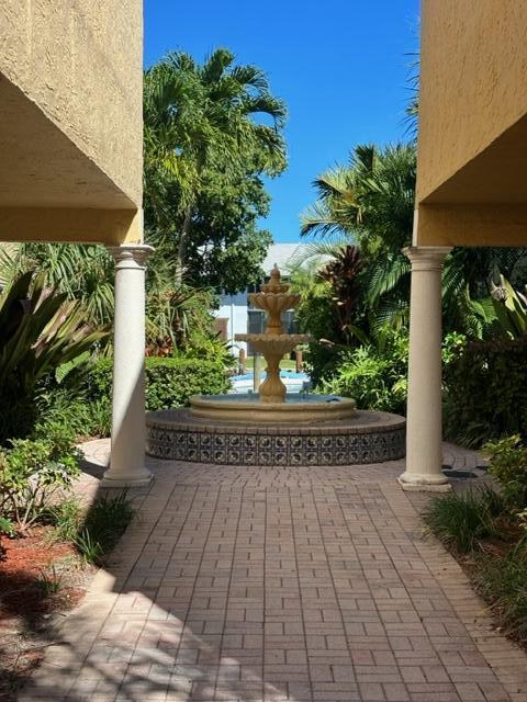 BAY REACH CONDOMINIUM - Residential