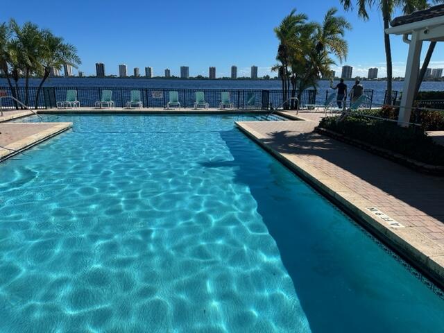 BAY REACH CONDOMINIUM - Residential