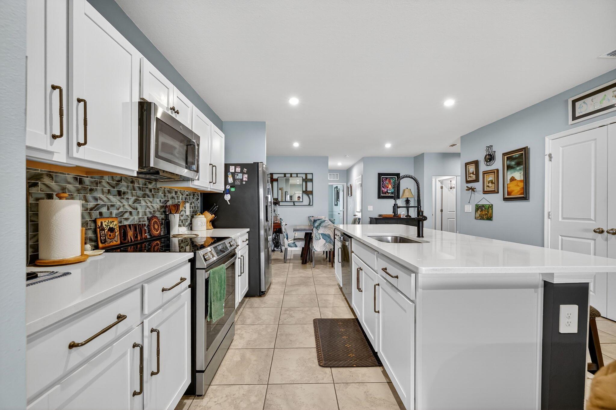 AVALON CROSSING - Residential