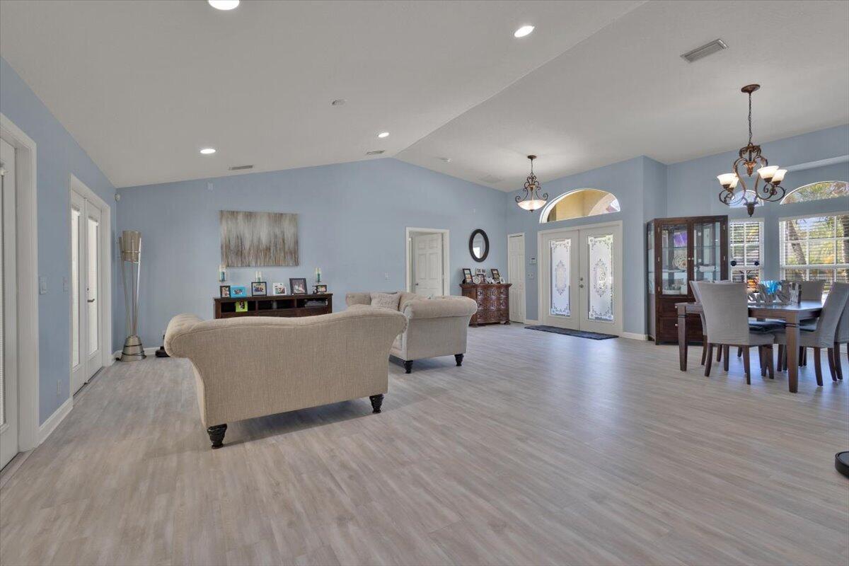 PORT ST LUCIE SECTION 17 - Residential