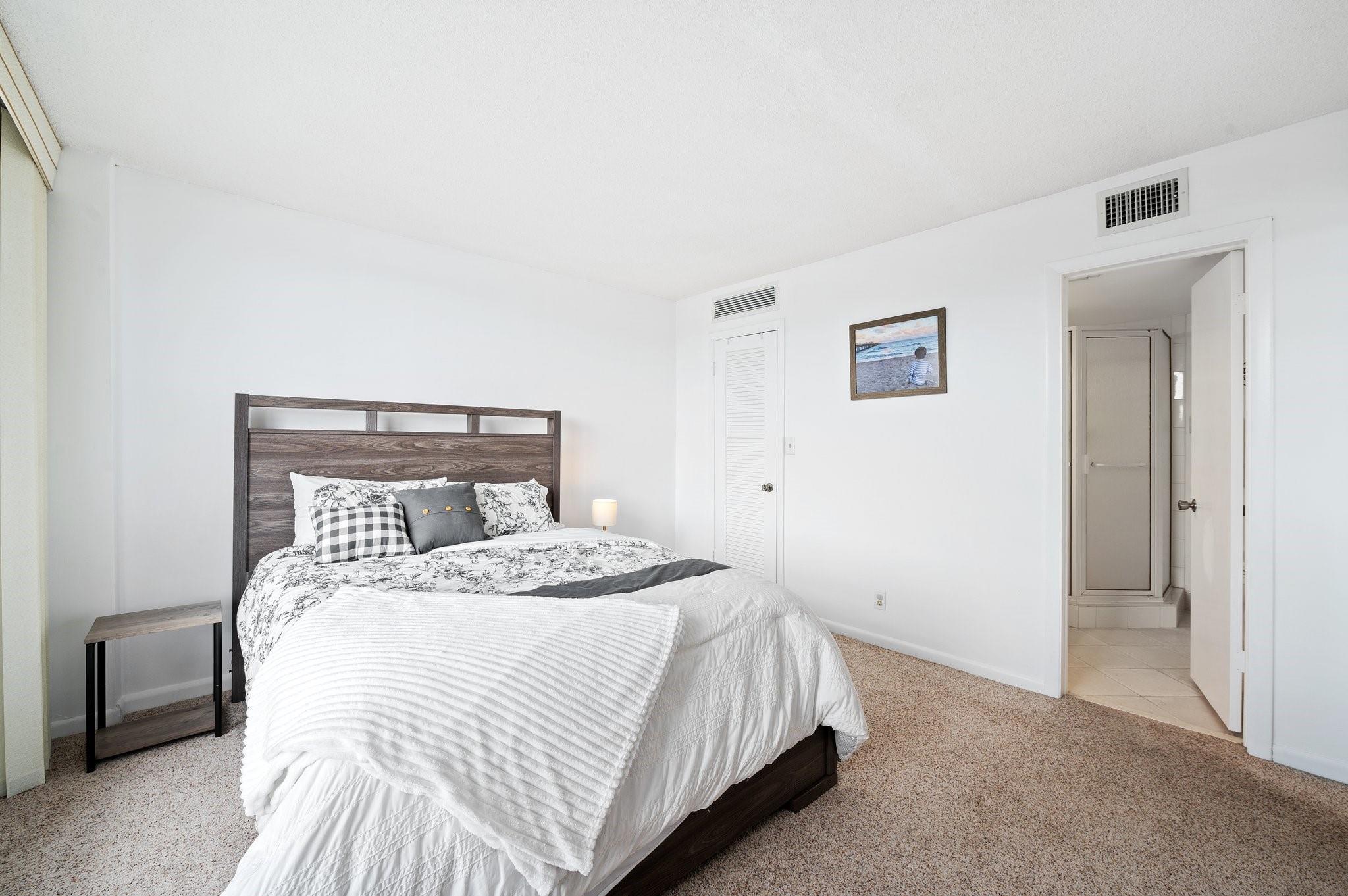 Hillsboro Le Baron Condo - Residential Lease
