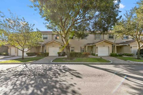 6374 Park Lake Circle Boynton Beach FL 33437