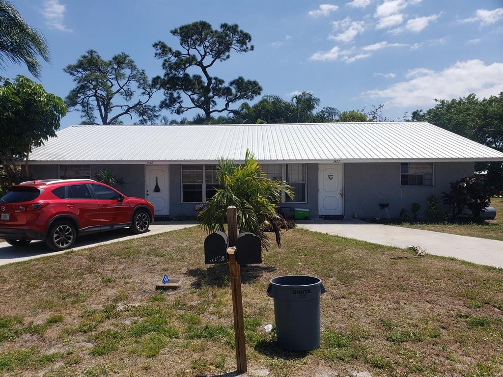 Photo of 3422 SE Hawthorne Street, Stuart, FL 34997 (MLS # R10709424)