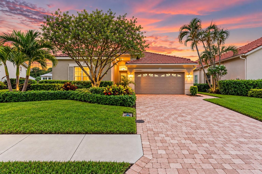 Photo of 90 MONTEREY POINTE Drive, Palm Beach Gardens, FL 33418 (MLS # B26085957)
