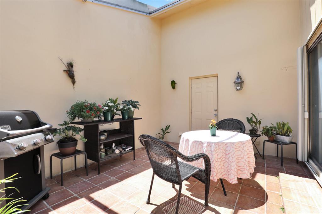 Las Verdes - Residential