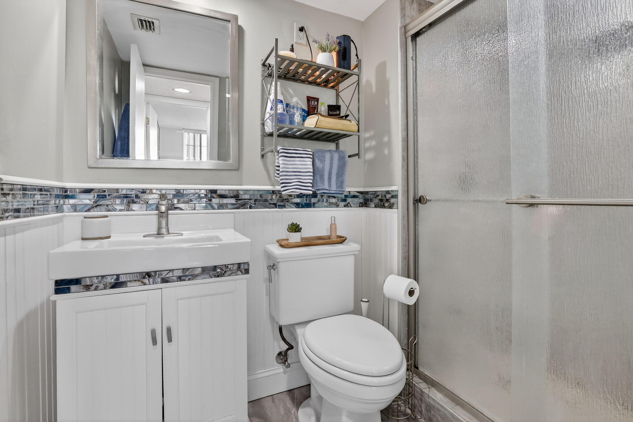 ROLLING HILLS GOLF AND - Residential Lease