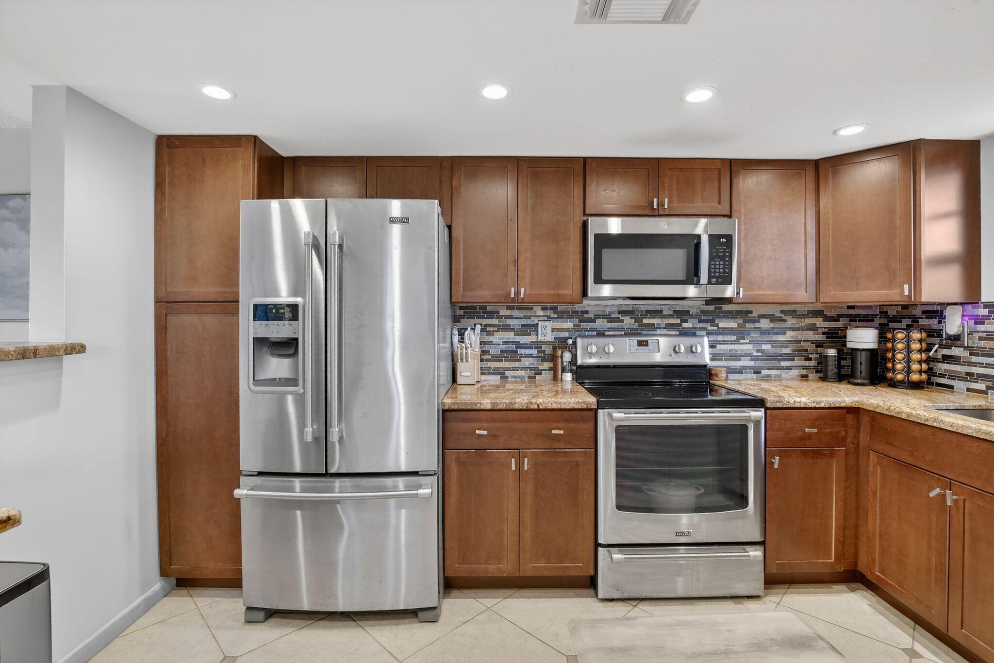 ROLLING HILLS GOLF AND - Residential Lease