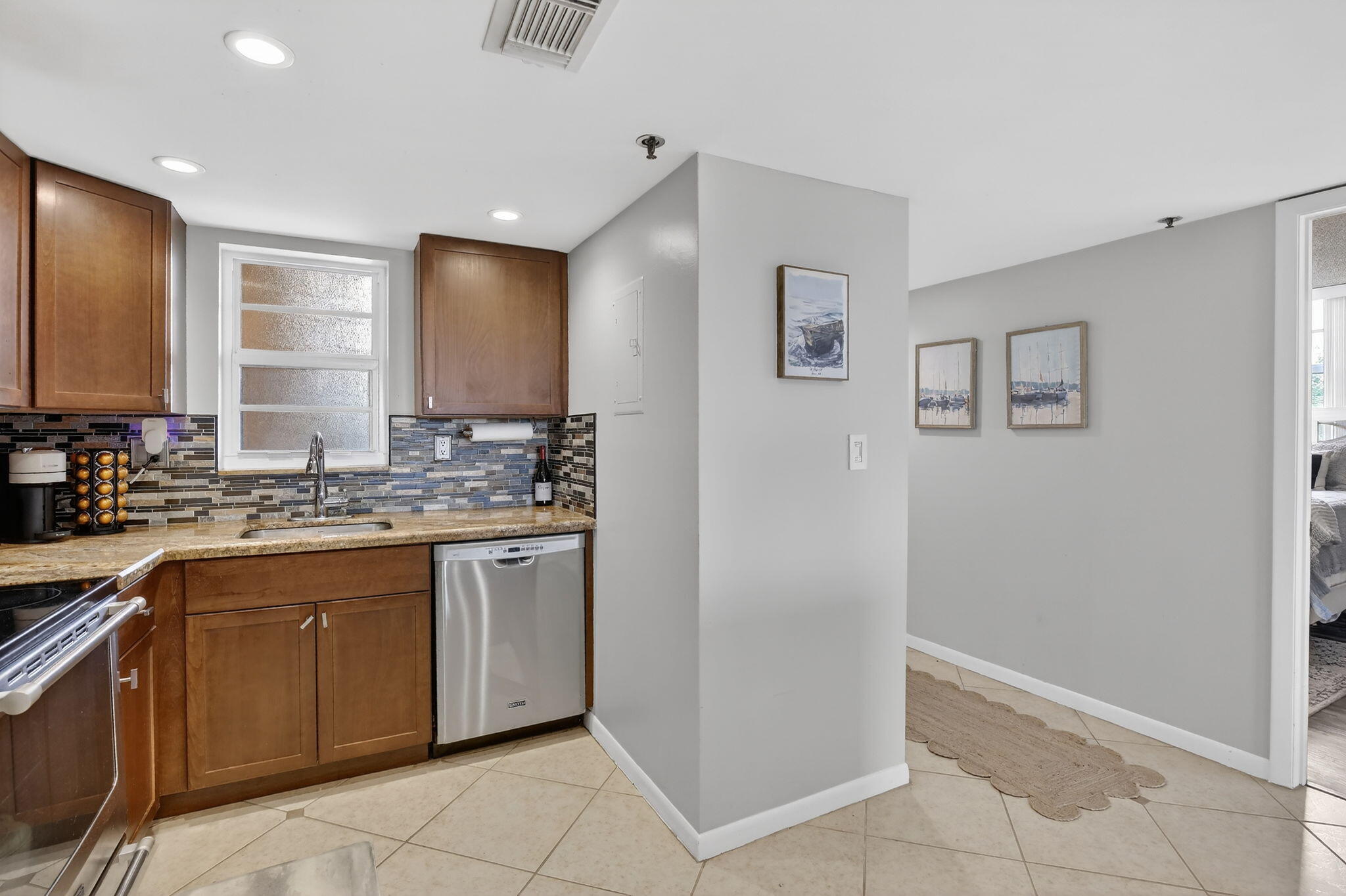 ROLLING HILLS GOLF AND - Residential Lease