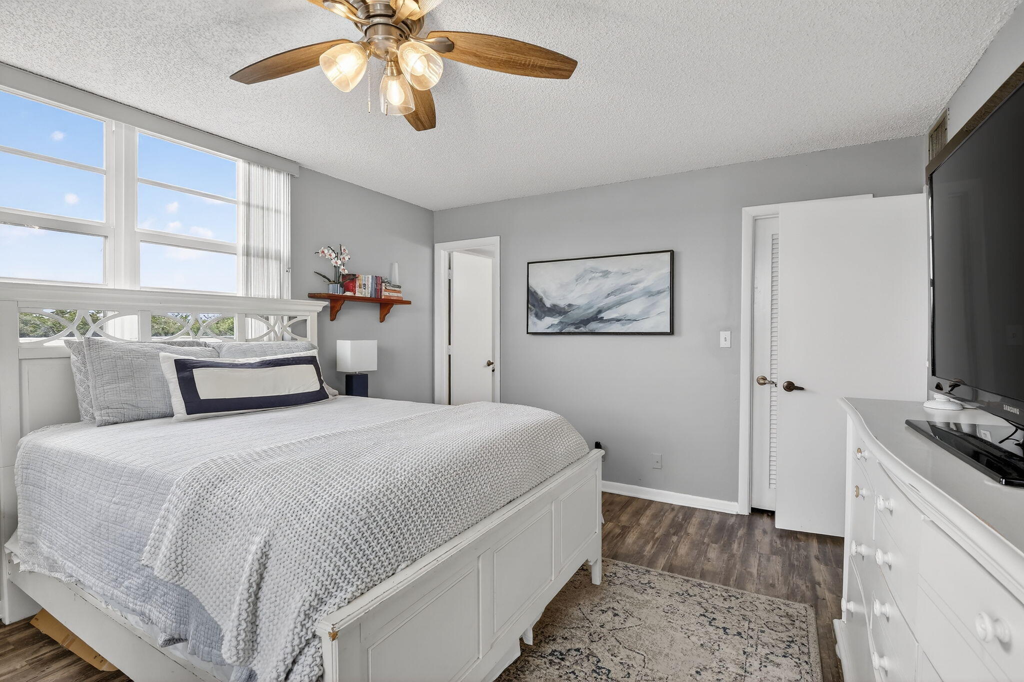 ROLLING HILLS GOLF AND - Residential Lease