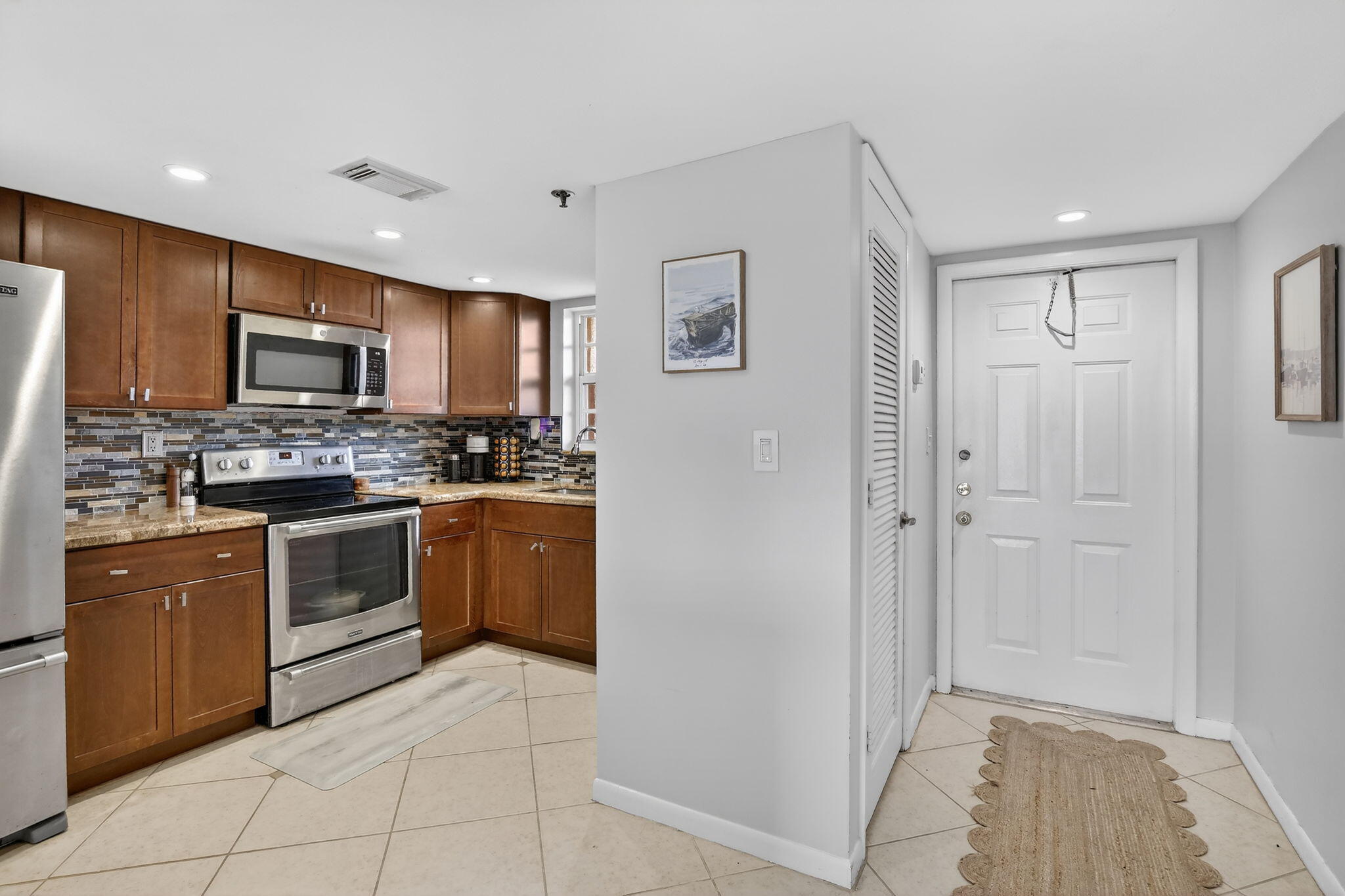 ROLLING HILLS GOLF AND - Residential Lease