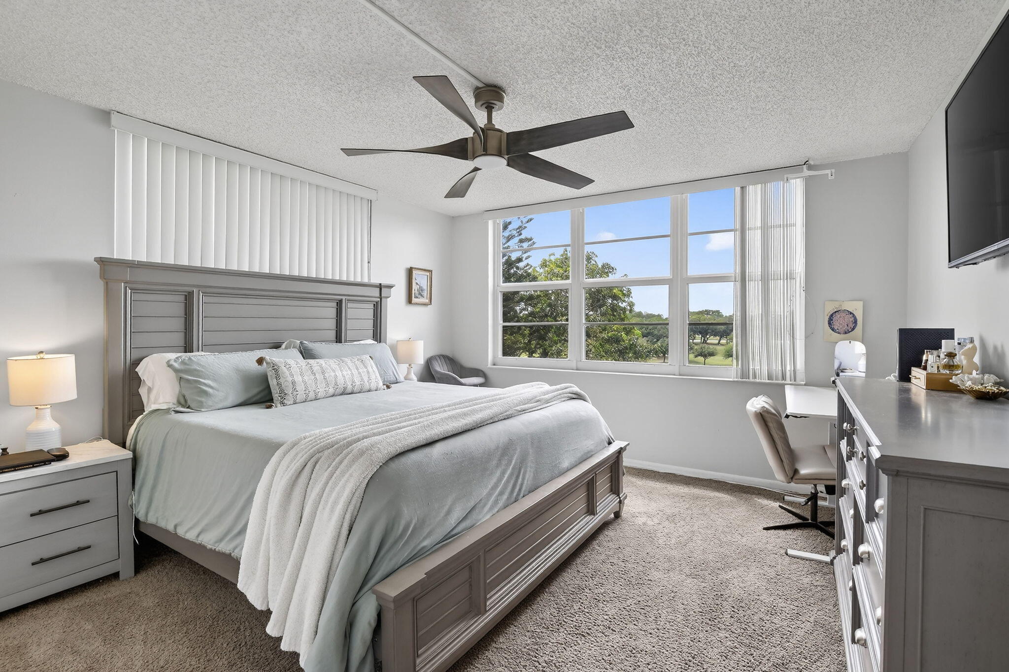 ROLLING HILLS GOLF AND - Residential Lease