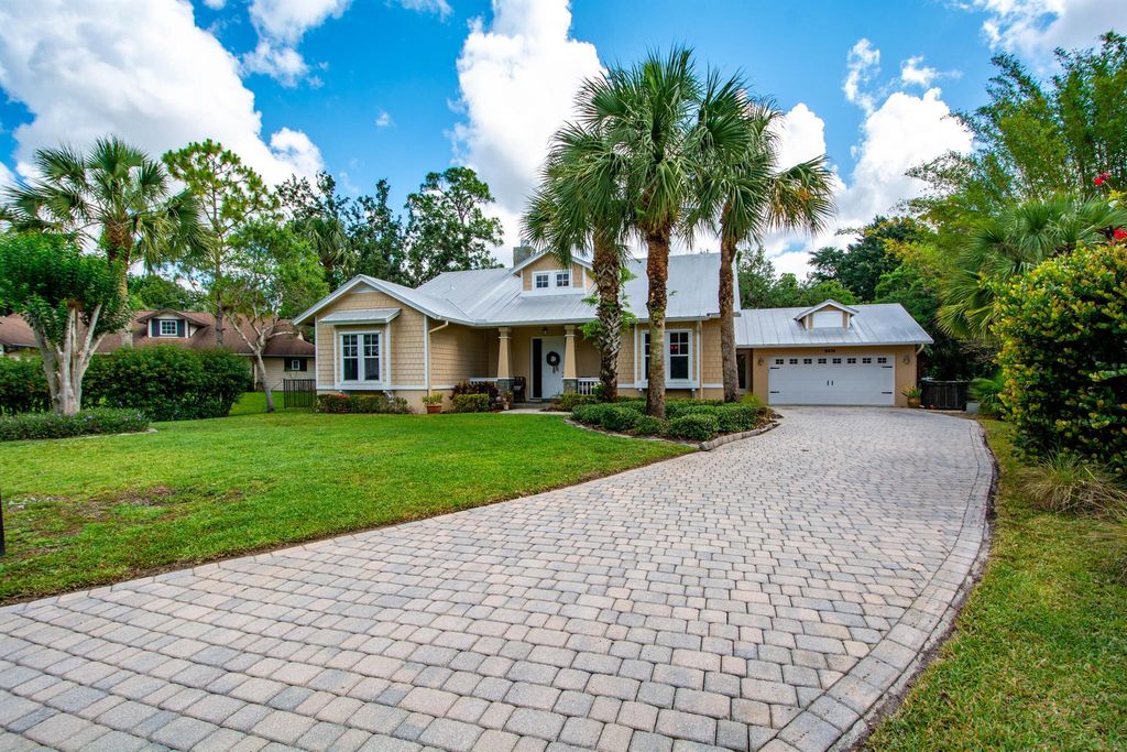 Photo of 8313 SW Bent Oak Court, Stuart, FL 34997 (MLS # R10985473)