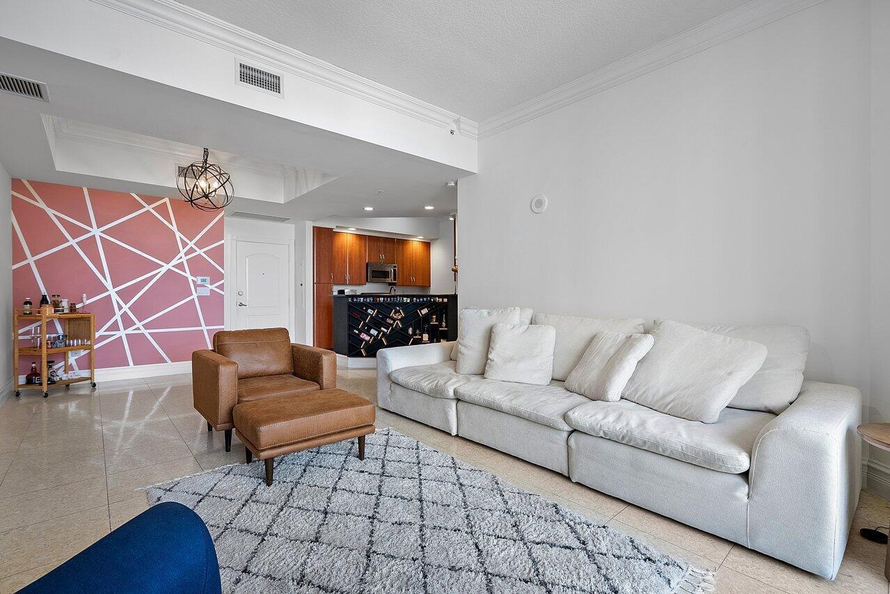 801 S Olive Avenue 1418