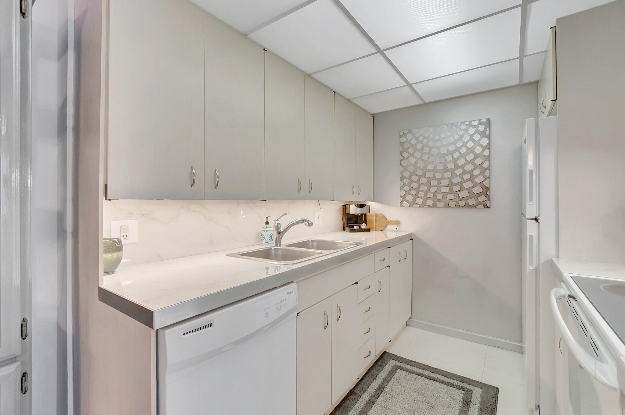 CAMBRIDGE C CONDO - Residential