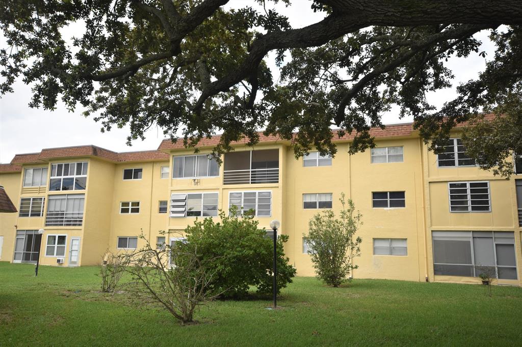 NATURA 2 CONDO - Residential