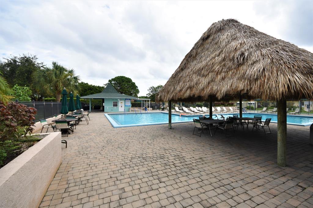 NATURA 2 CONDO - Residential