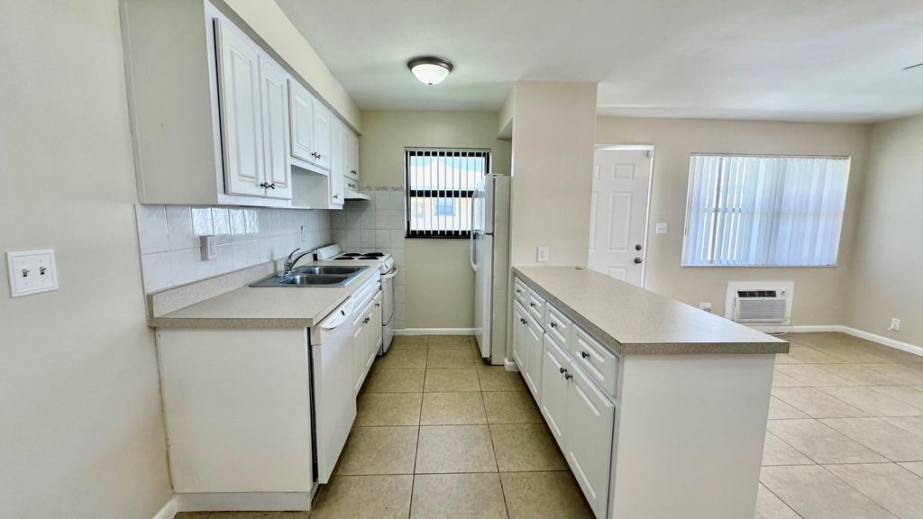 Photo of 1930 NE 4th Street #1, Deerfield Beach, FL 33441 (MLS # F10535615)
