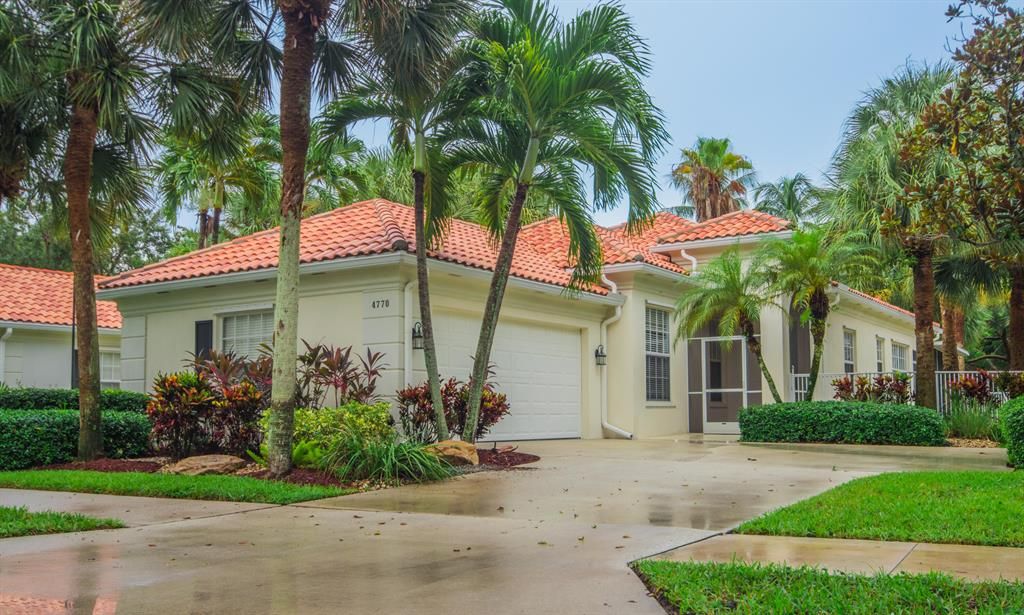 Photo of 4770 Valencia Drive Dr, Delray Beach, FL 33445 (MLS # R10832286)