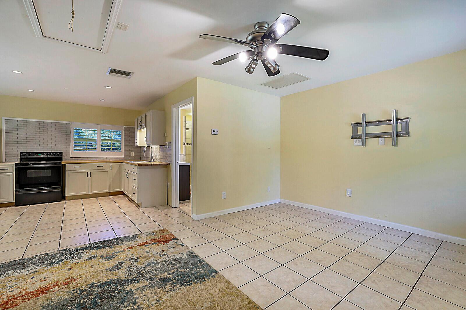 LOXAHATCHEE GROVES IN - Residential Lease