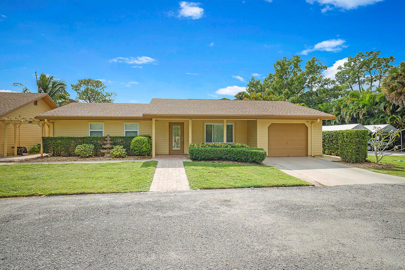 LOXAHATCHEE GROVES IN - Residential Lease